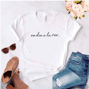 Camisa estampada tipo T- shirt Un día a la Vez