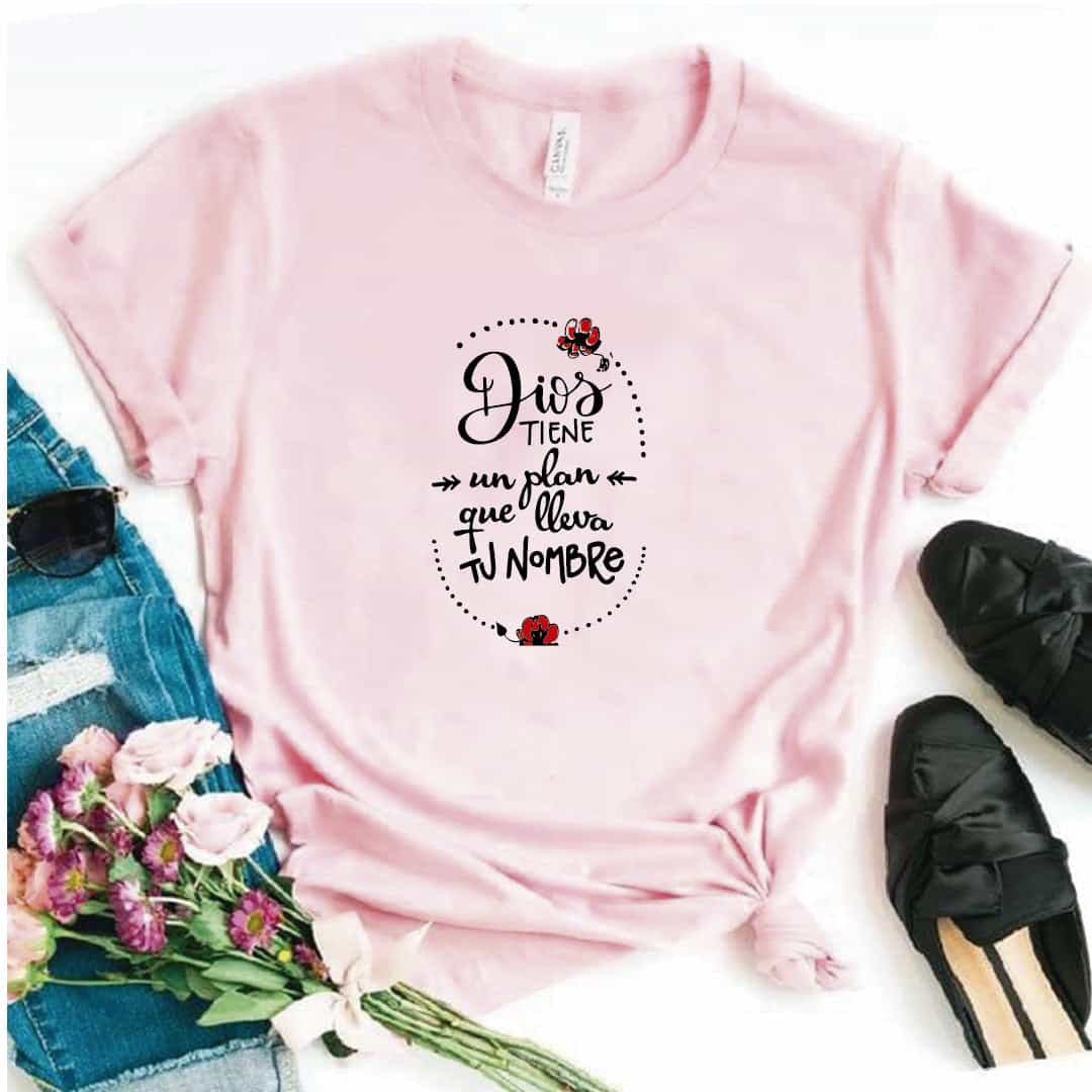 Camisa estampada Cristiana tipo T- shirt DIOS TIENE UN PLAN