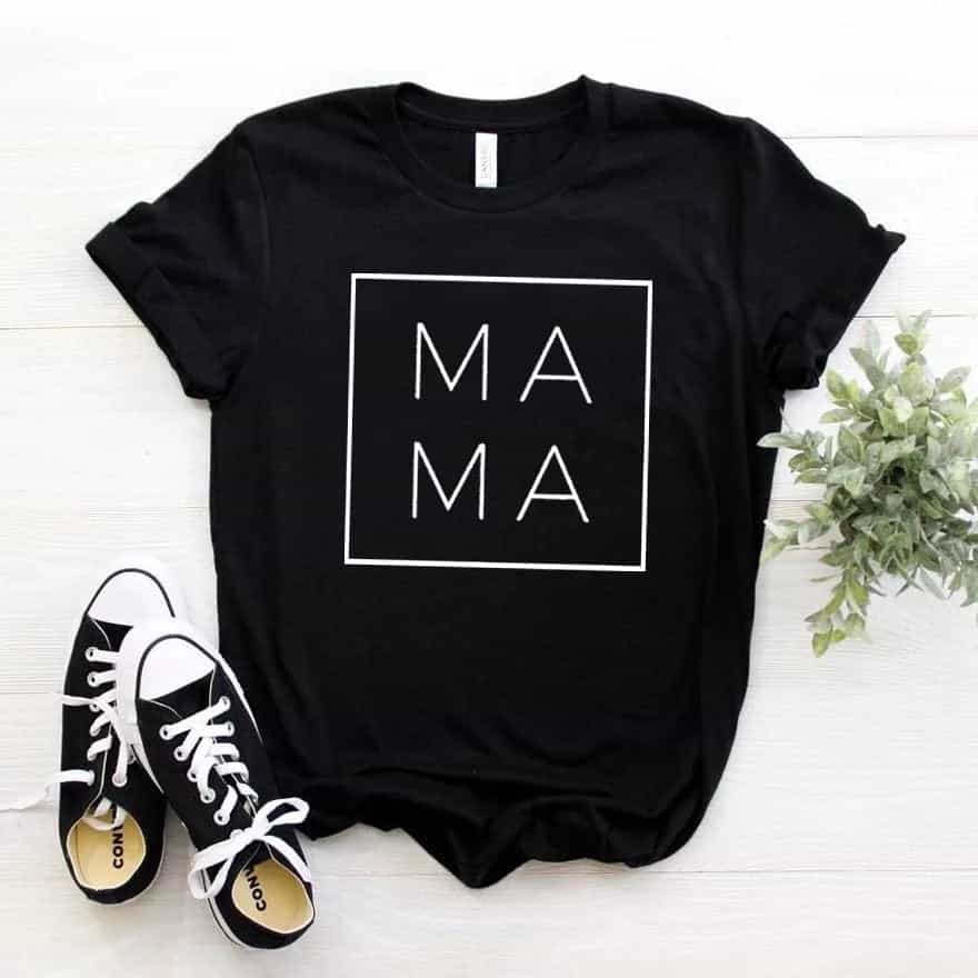 Camisa estampada tipo T-shirt MAMÁ cuadrado