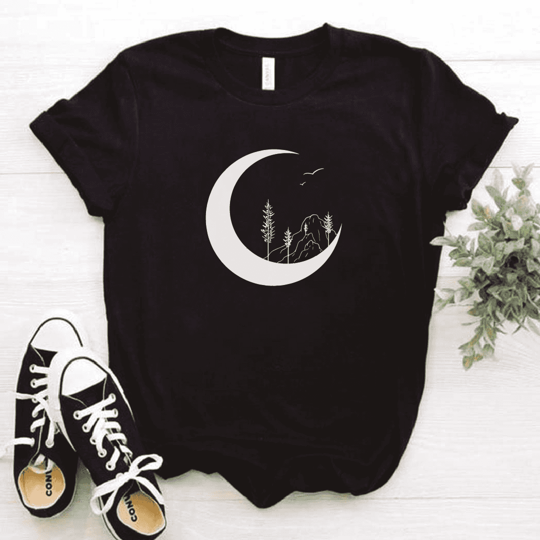 Camiseta estampada tipo T-shirt LUNA MONTAÑA Y ARBOLES CON PAJAROS
