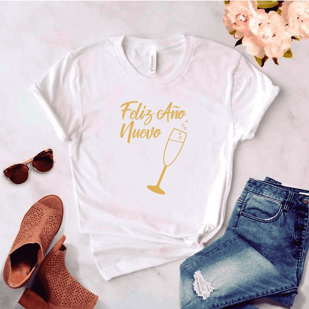 Camisa estampada tipo T-shirt (NAVIDAD) Feliz año nuevo