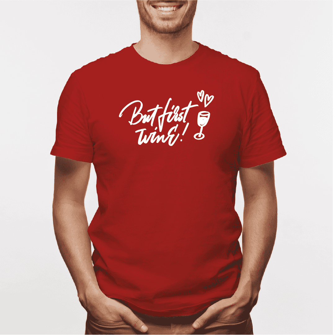 Camisa estampada para hombre  tipo T-shirt But First Wine (Copas Corazón)