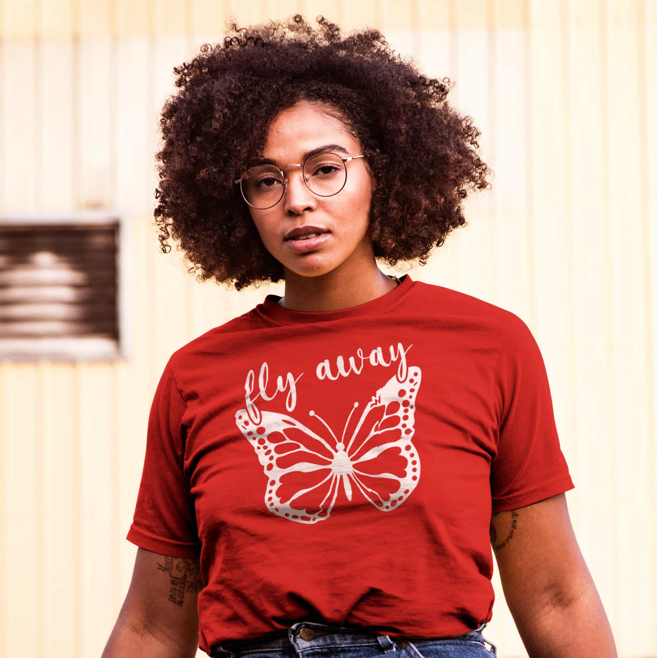 Camisa estampada tipo T- shirt mariposa fly away