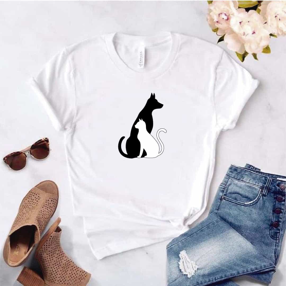 Camisa estampada  tipo T-shirt PERRO GATOS JUNTOS