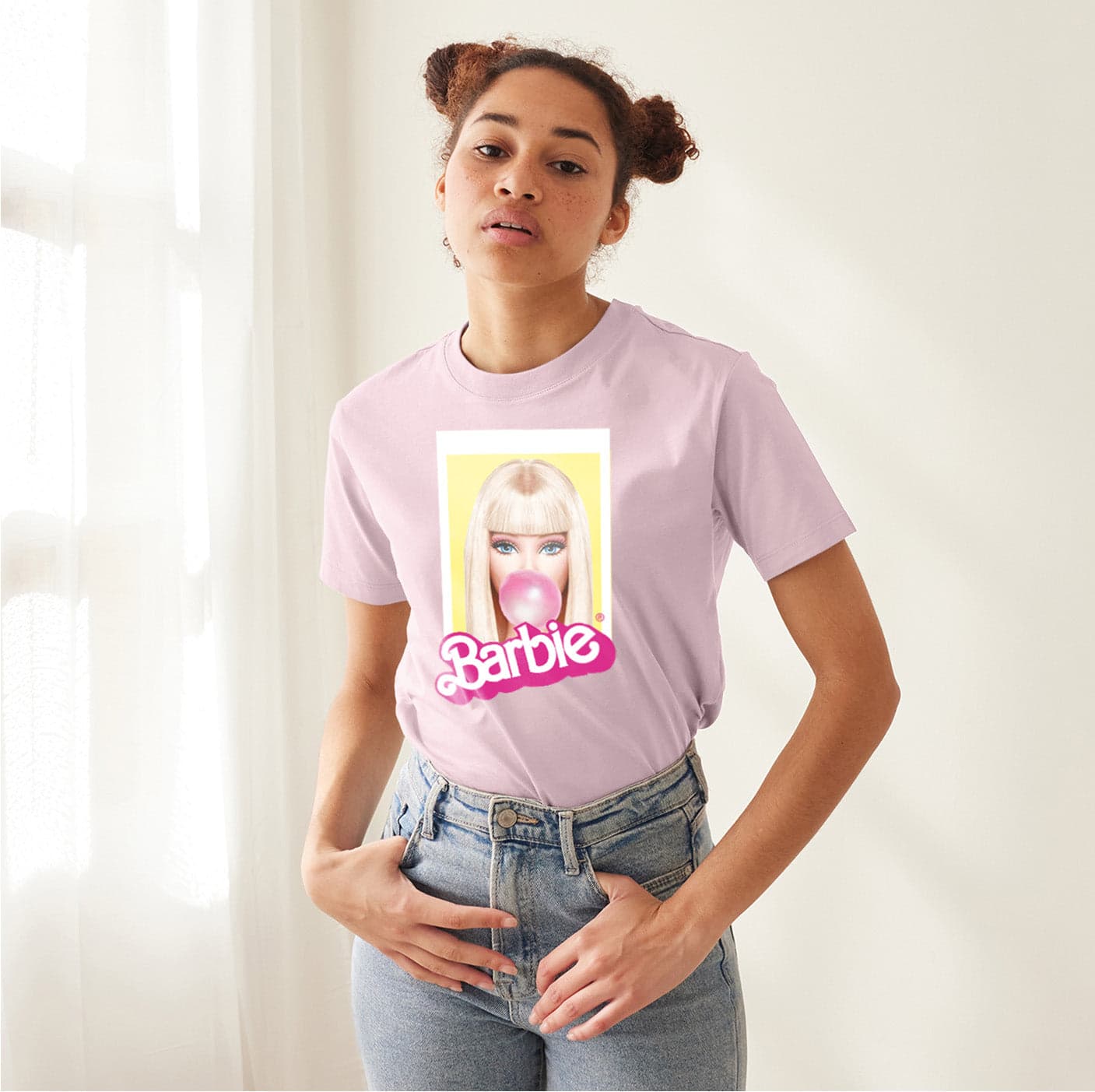 Camisetas Barbie fondo amarillo chicle: Moda Retro en Algodón 100% Estampado — foto 5