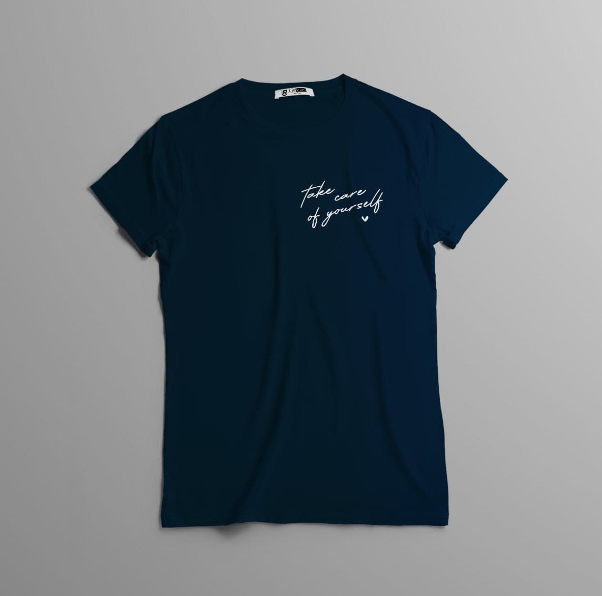 Camiseta 'Cuida de Ti' - Recordatorio de Autocuidado en Algodón Inspirador — foto 3