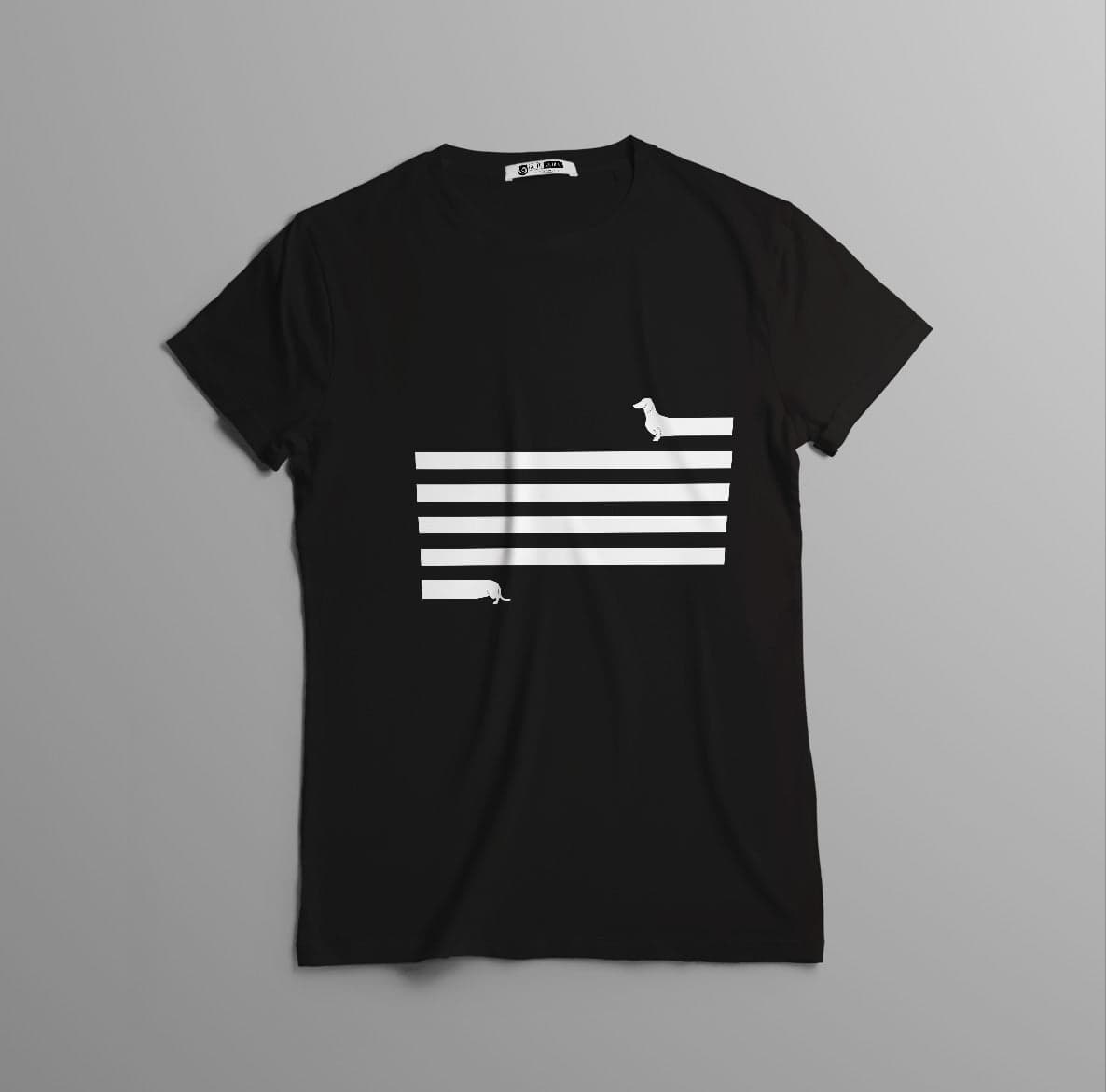 Camiseta estampada tipo T-shirt  PERRO SALCHICHA — foto 3