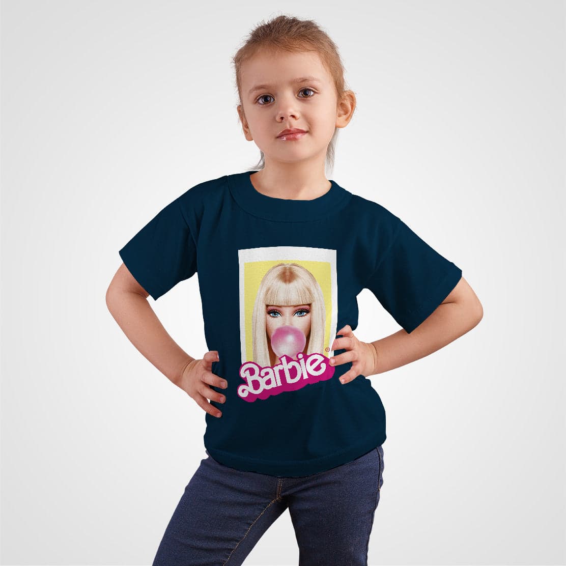 Camisetas Barbie fondo amarillo chicle: Moda Retro en Algodón 100% Estampado — foto 16