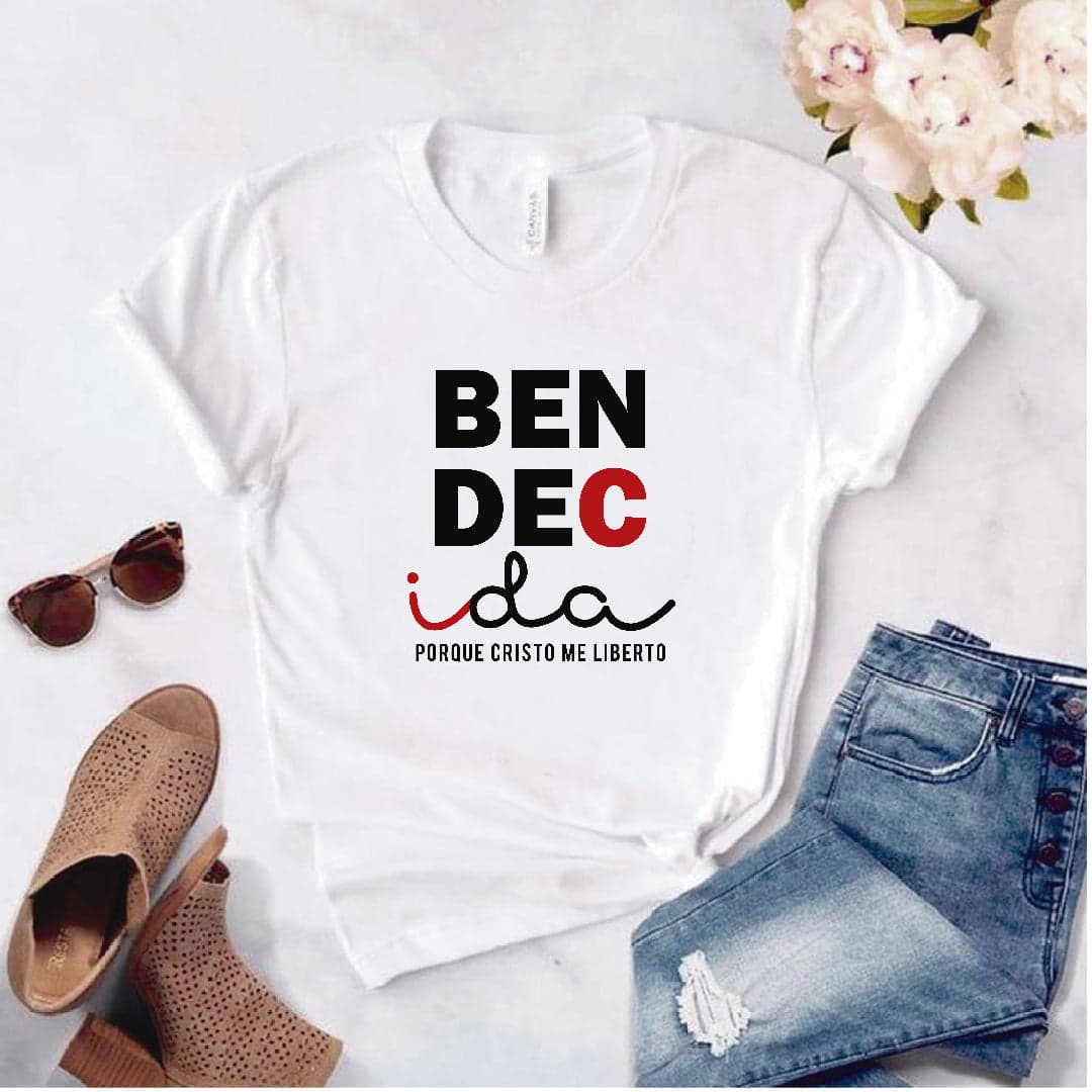 Camiseta Estampada T-shirt Bendecida por Cristo — foto 1