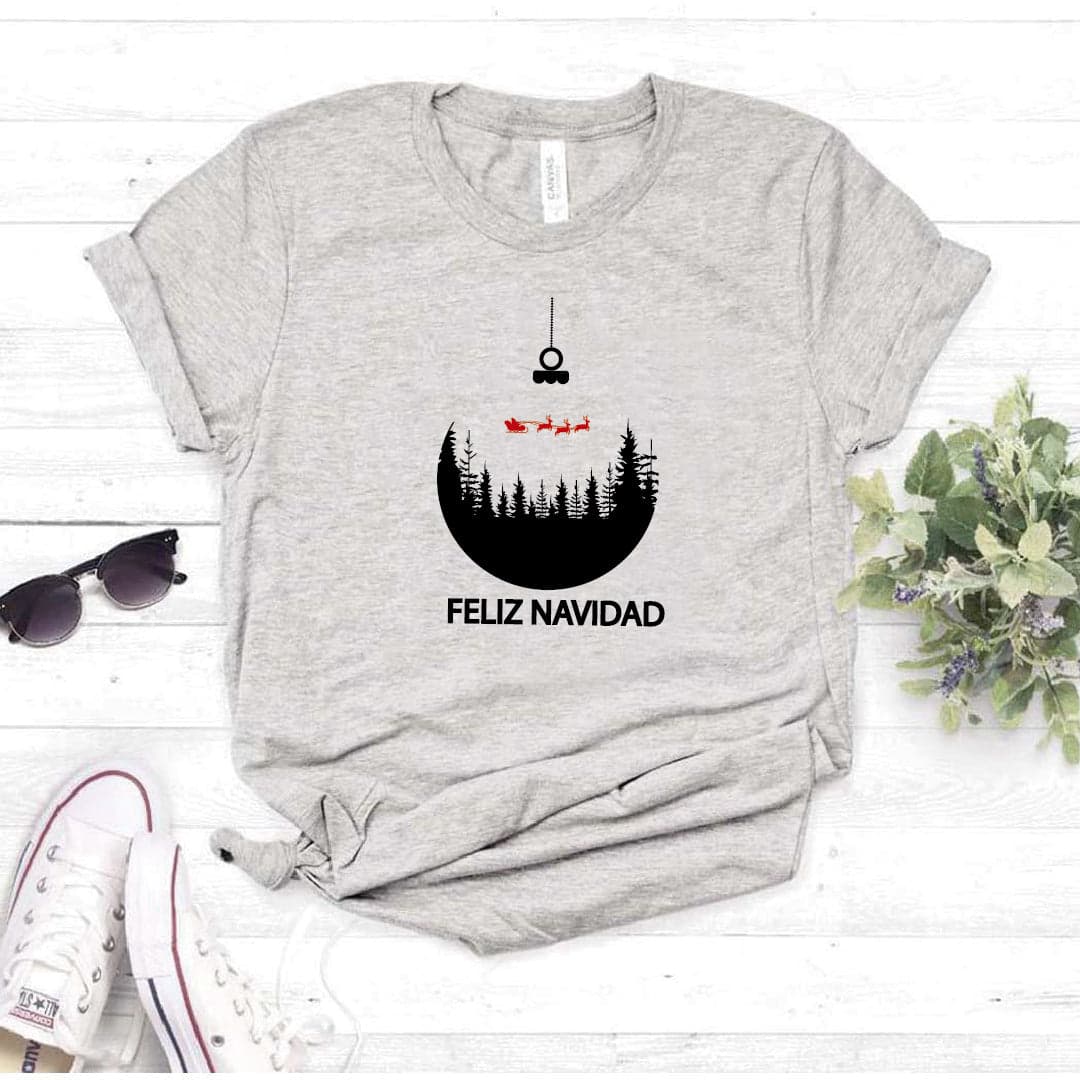 Camisa estampada  tipo T-shirt Feliz Navidad lunar Santa Sobre el bosque — foto 8