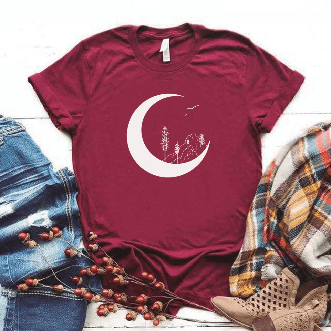 Camiseta estampada tipo T-shirt LUNA MONTAÑA Y ARBOLES CON PAJAROS — foto 4
