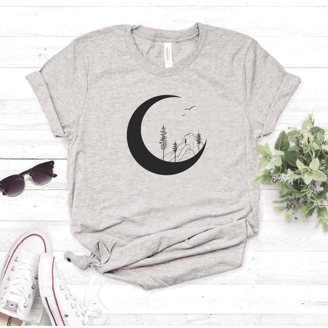 Camiseta estampada tipo T-shirt LUNA MONTAÑA Y ARBOLES CON PAJAROS — foto 8