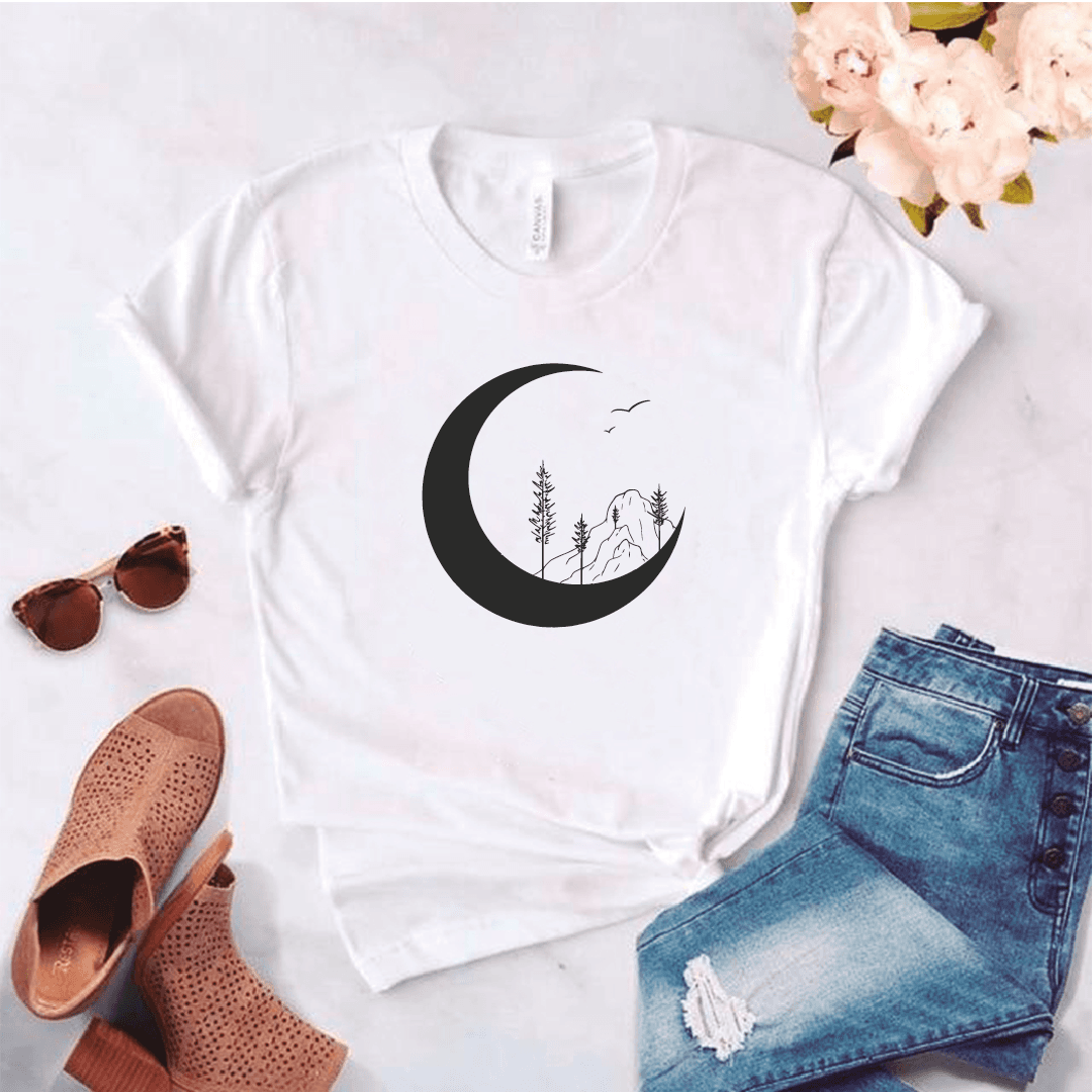 Camiseta estampada tipo T-shirt LUNA MONTAÑA Y ARBOLES CON PAJAROS — foto 2