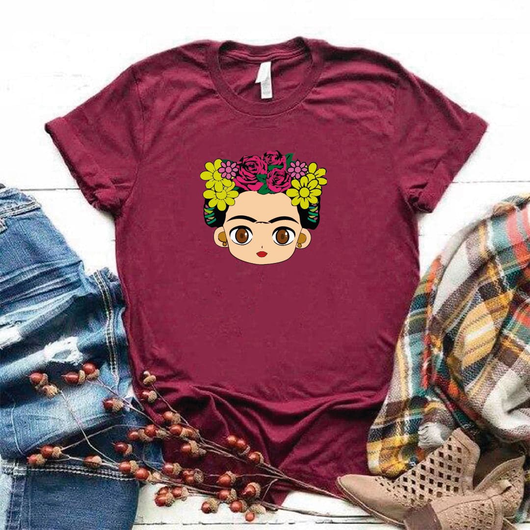 Camiseta estampada tipo T- shirt FRIDA KAHLO CARTOON MARGARITAS Y ROSAS — foto 6