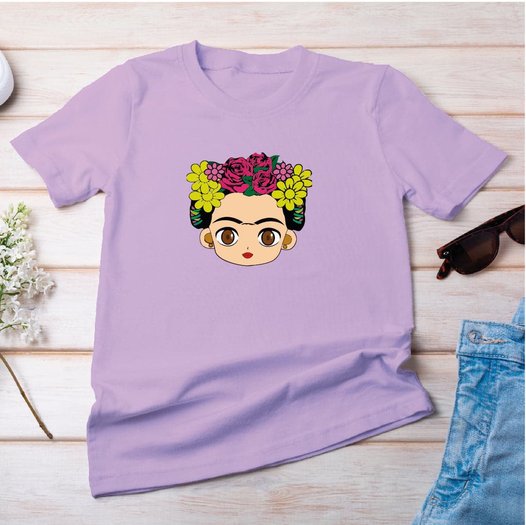Camiseta estampada tipo T- shirt FRIDA KAHLO CARTOON MARGARITAS Y ROSAS — foto 9