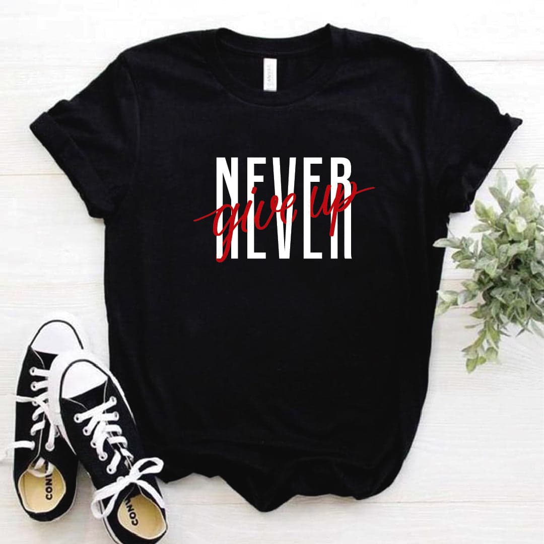 Camisa estampada  tipo T-shirt  NEVER GIVE UP — foto 1