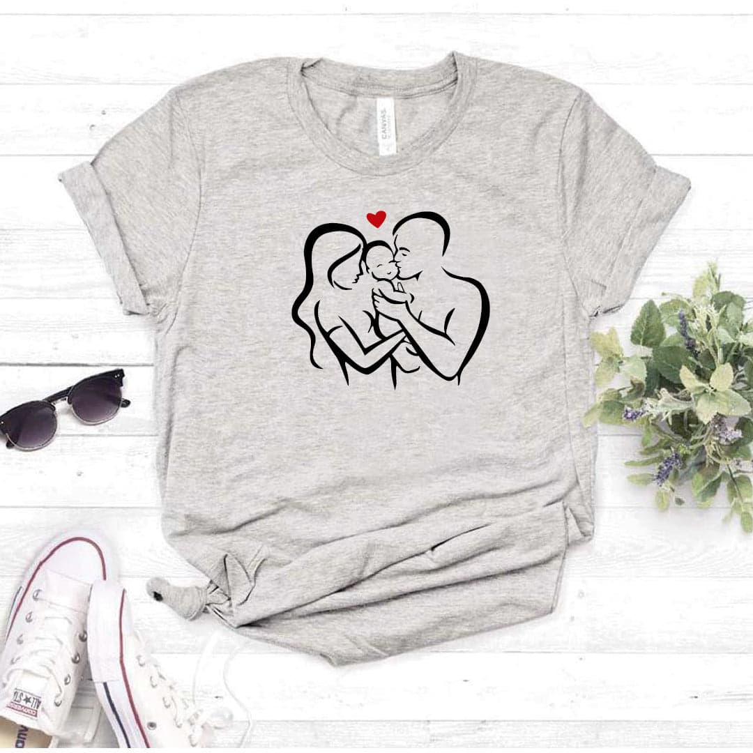 Camisa estampada  tipo T-shirt  PAREJA CON BEBE — foto 1