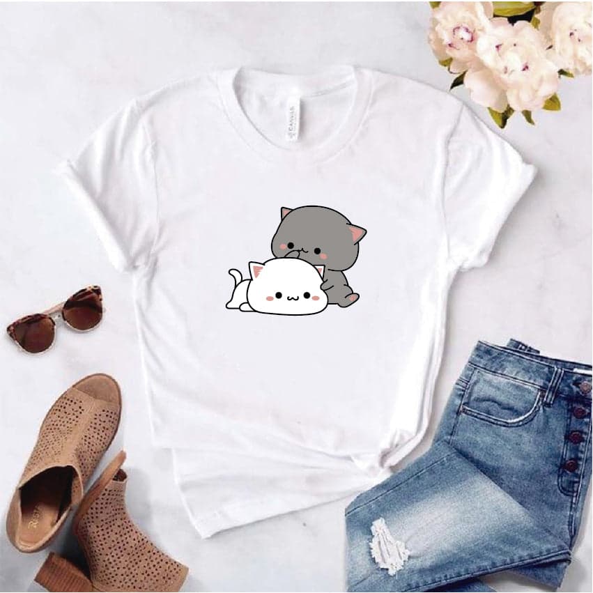 Camisa estampada  tipo T-shirt  de Polialgodon con el modelo Pareja Gaticos — foto 1