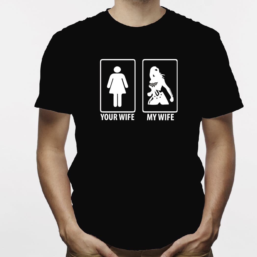 Camiseta estampada Hombre  T-shirt YOUR WIFE / MY WIFE — foto 5