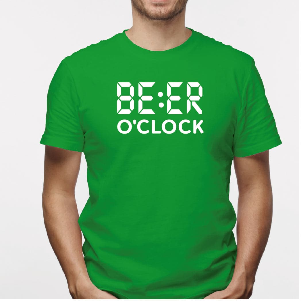 Camisa estampada para hombre  tipo T-shirt Beer o Clock — foto 3