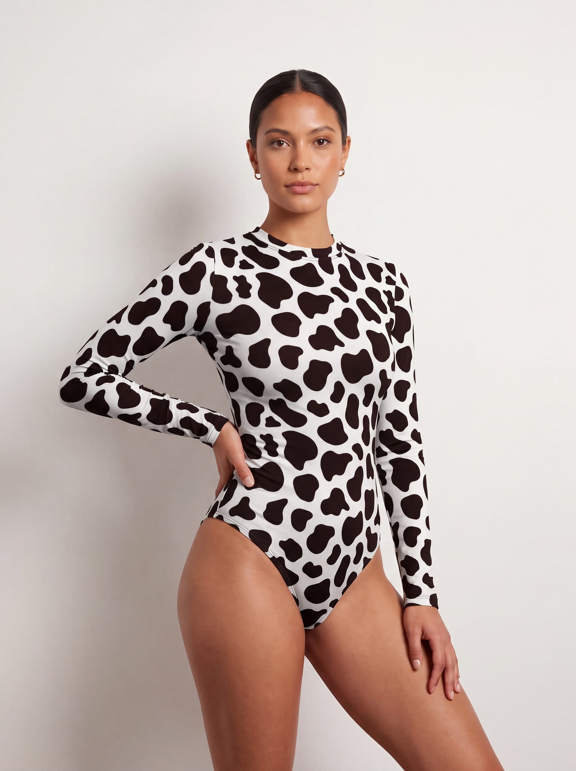 Body en poliéster para Dama Manga Larga estampado Animal Print, en modelo, vista de tres cuartos