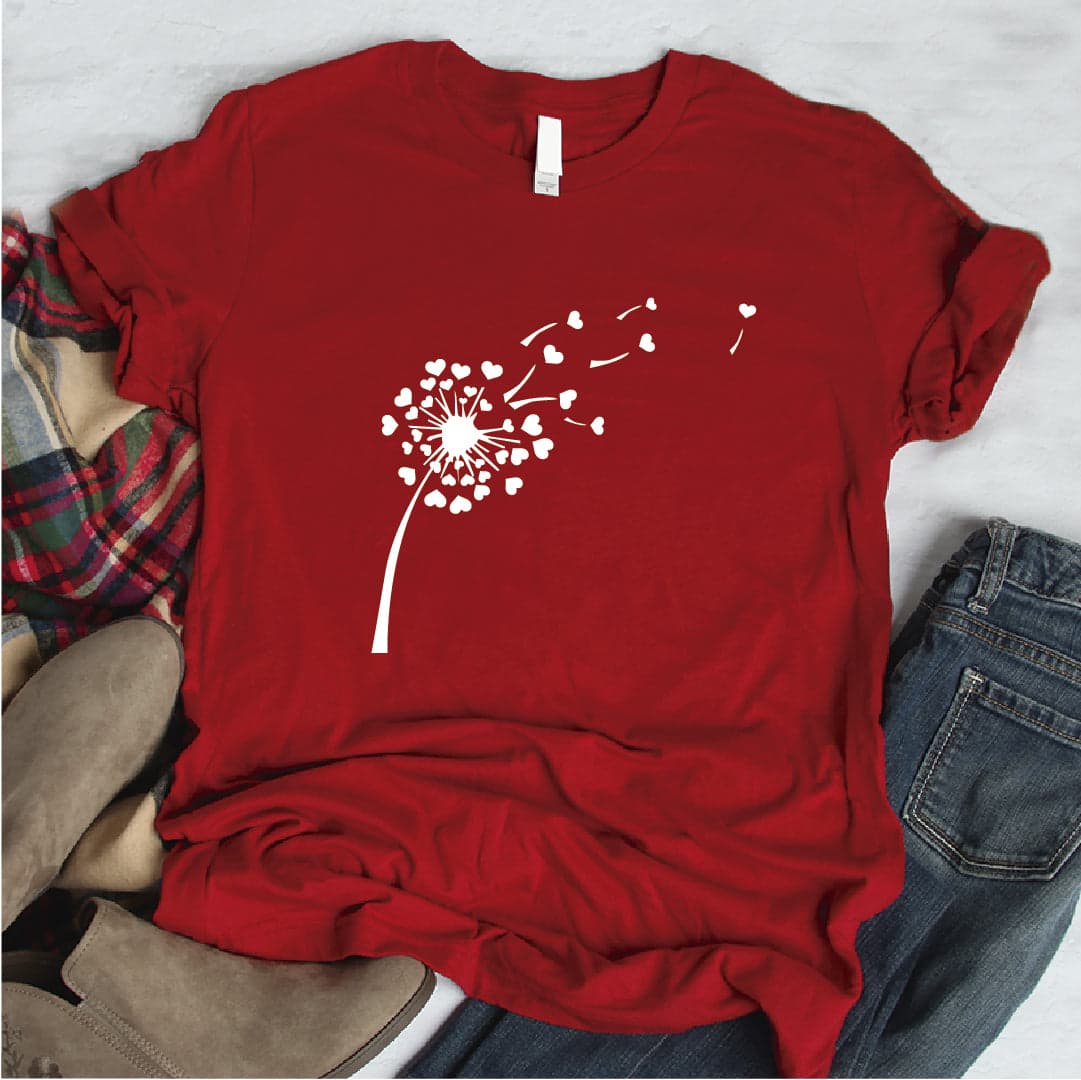Camisa estampada  tipo T-shirt Diente de leon corazón — foto 1
