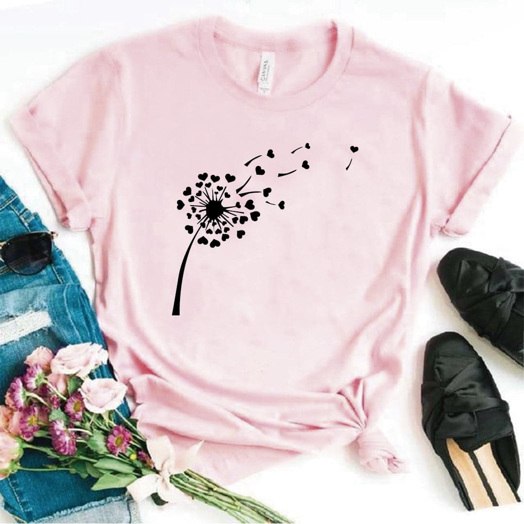 Camisa estampada  tipo T-shirt Diente de leon corazón — foto 2
