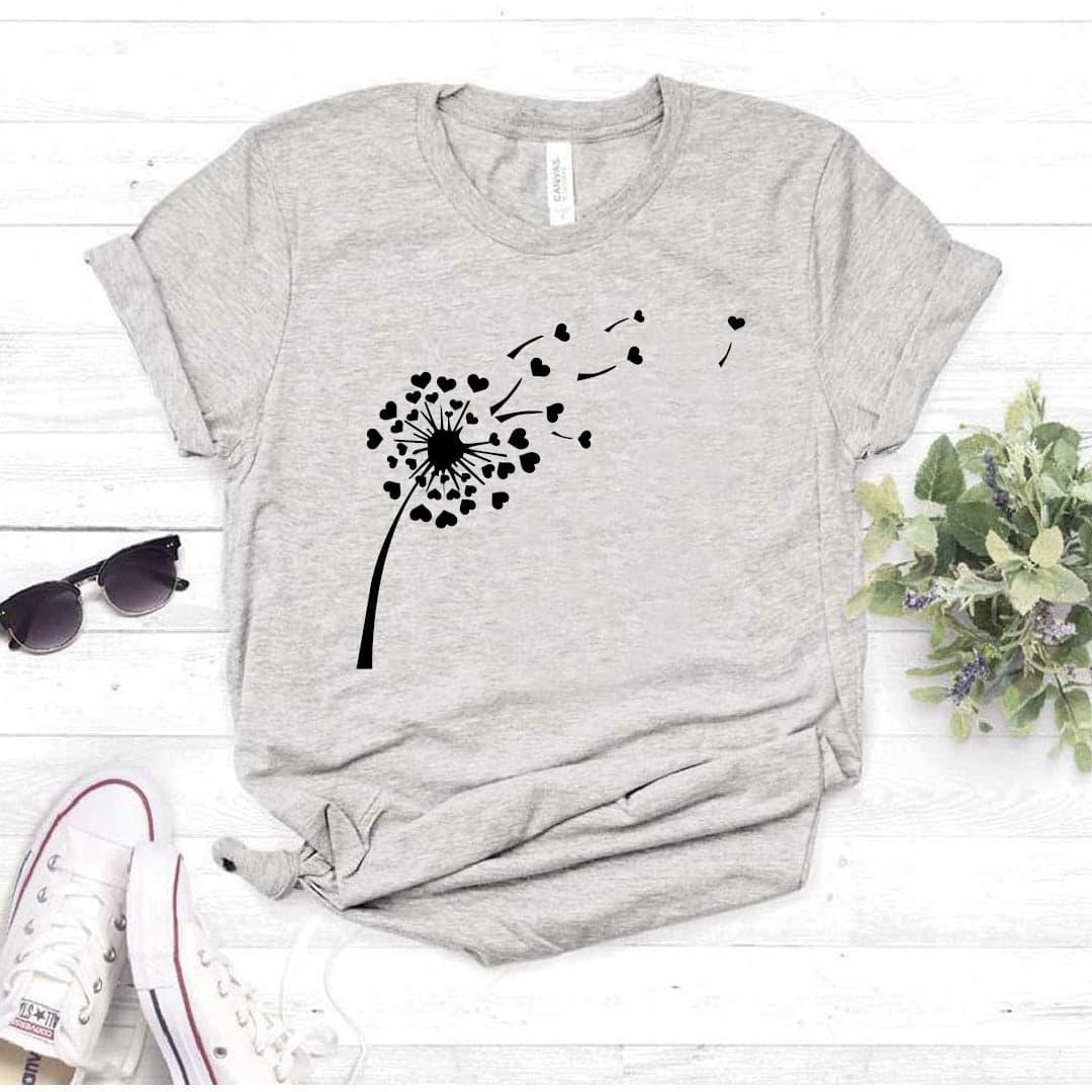 Camisa estampada  tipo T-shirt Diente de leon corazón — foto 3