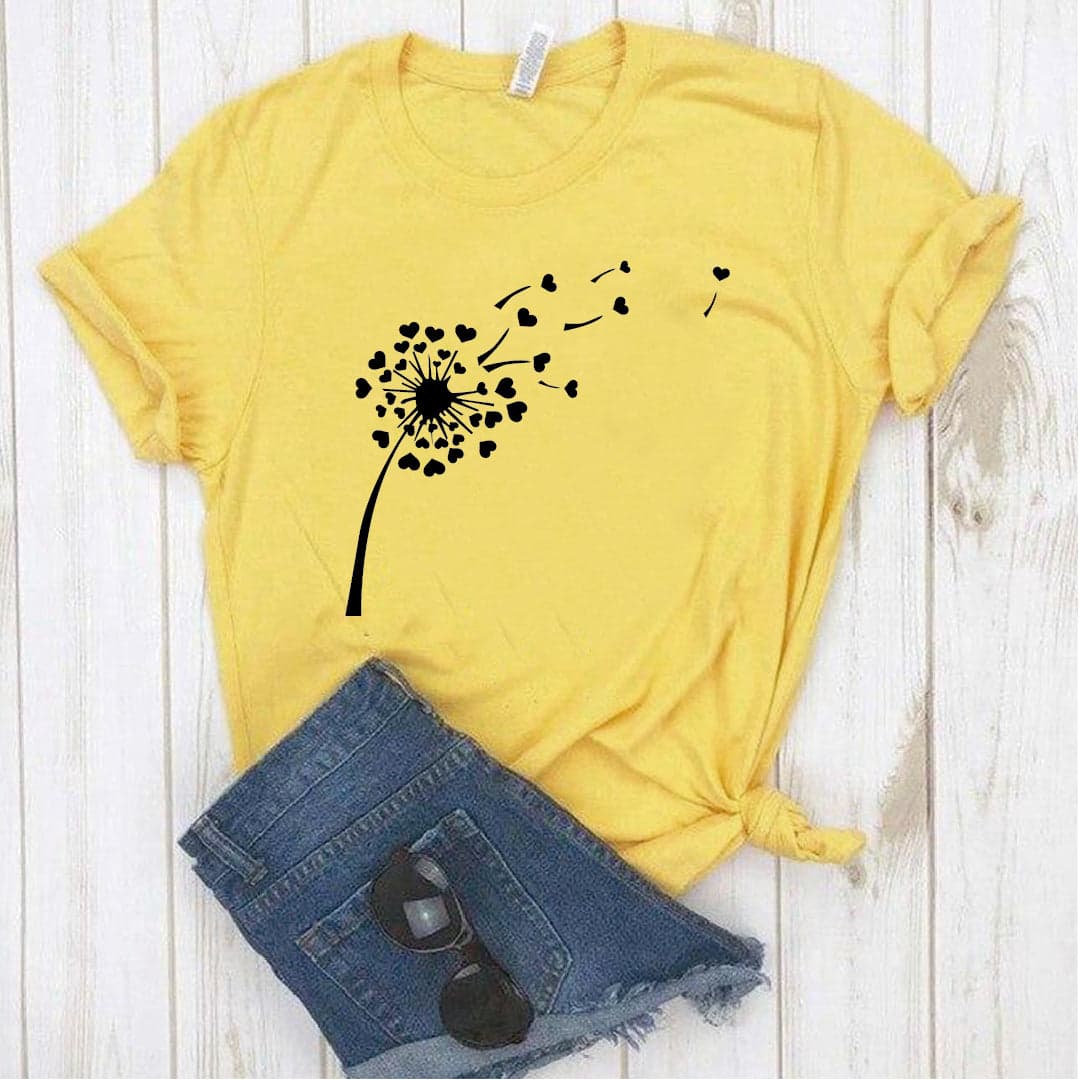 Camisa estampada  tipo T-shirt Diente de leon corazón — foto 5