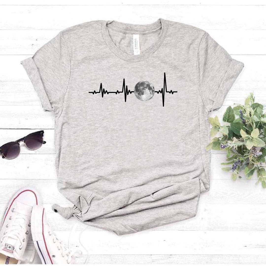 Camisa estampada en algodon para mujer tipo T- shirt electrocardiograma con la luna — foto 6