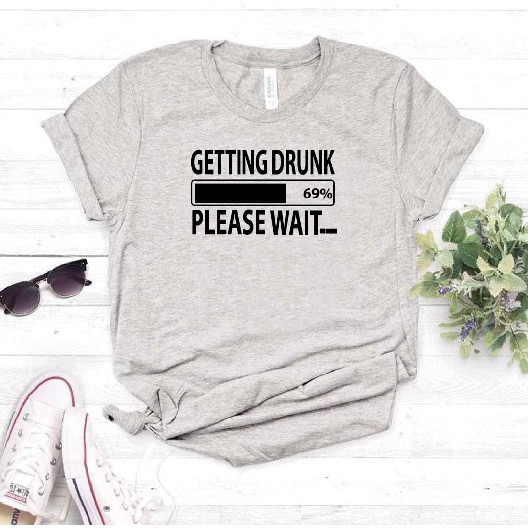 Camisa estampada tipo T- shirt GETTING DRUNK PLEASE WAIT — foto 2