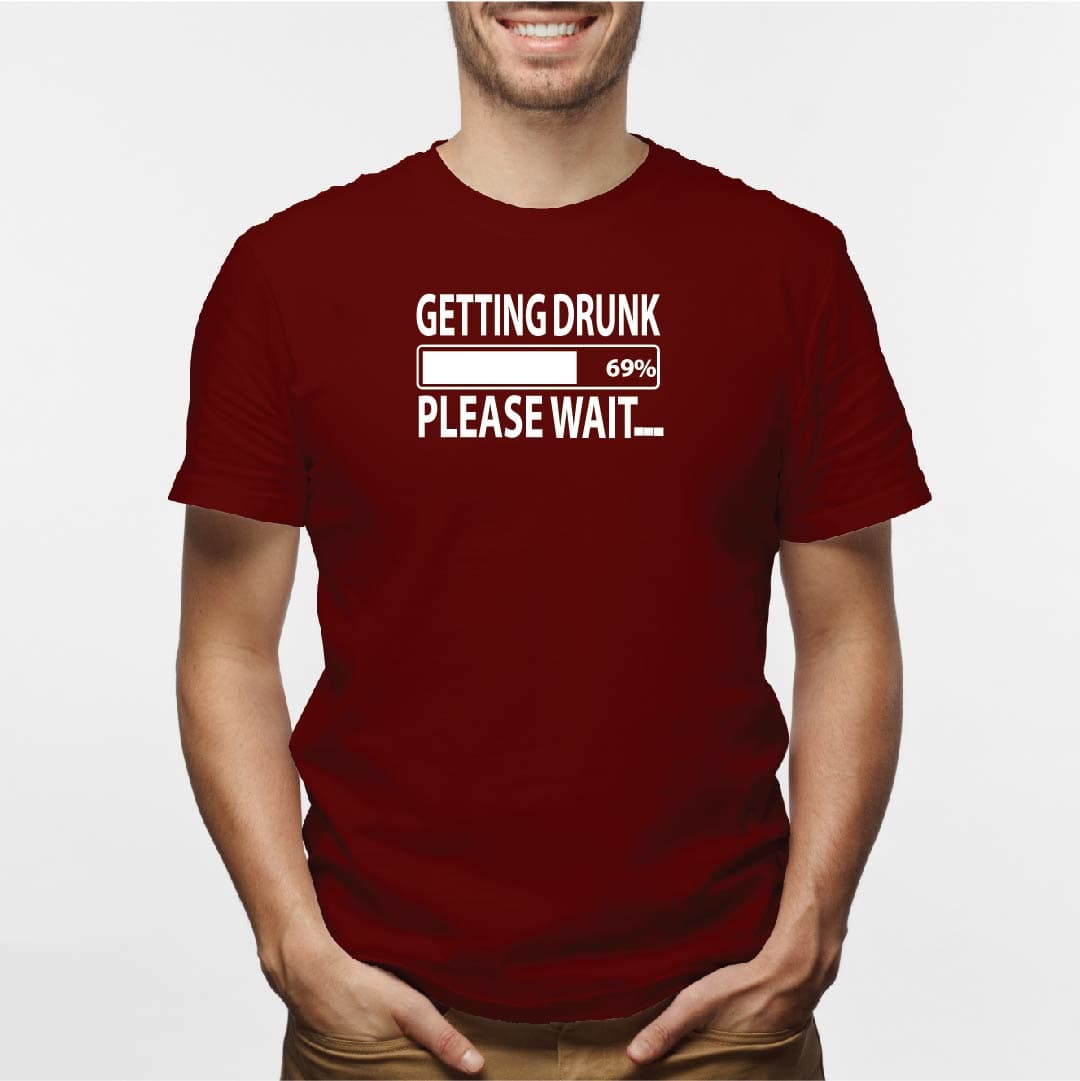 Camisa estampada para hombre  tipo T-shirt GETTINGDRUNK PLASE WAIT — foto 2