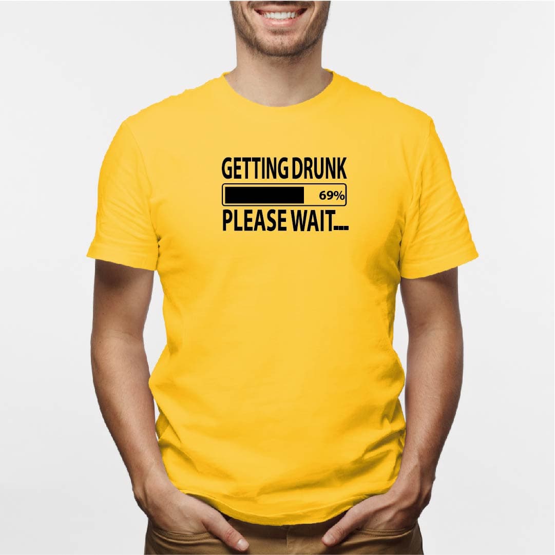 Camisa estampada para hombre  tipo T-shirt GETTINGDRUNK PLASE WAIT — foto 5