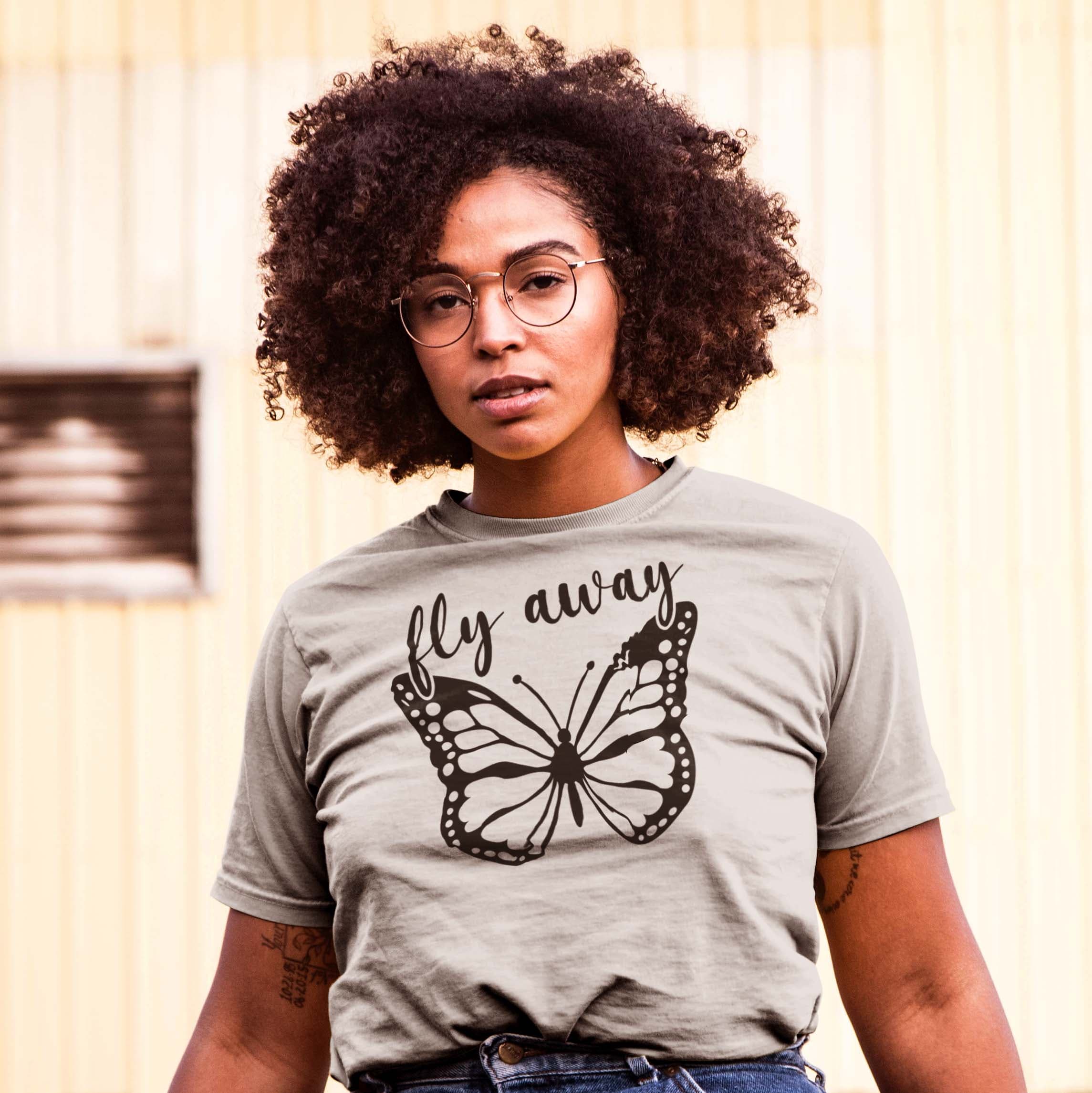 Camisa estampada tipo T- shirt mariposa fly away — foto 8