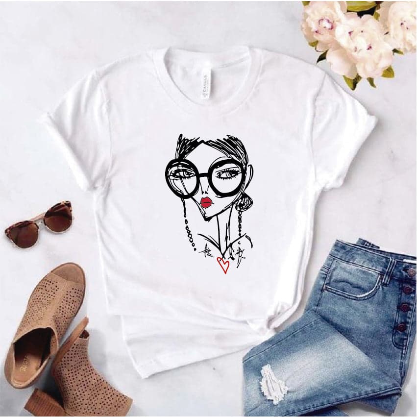 Camisa estampada  tipo T-shirt de polialgodon Muñeca lentes 1 — foto 1