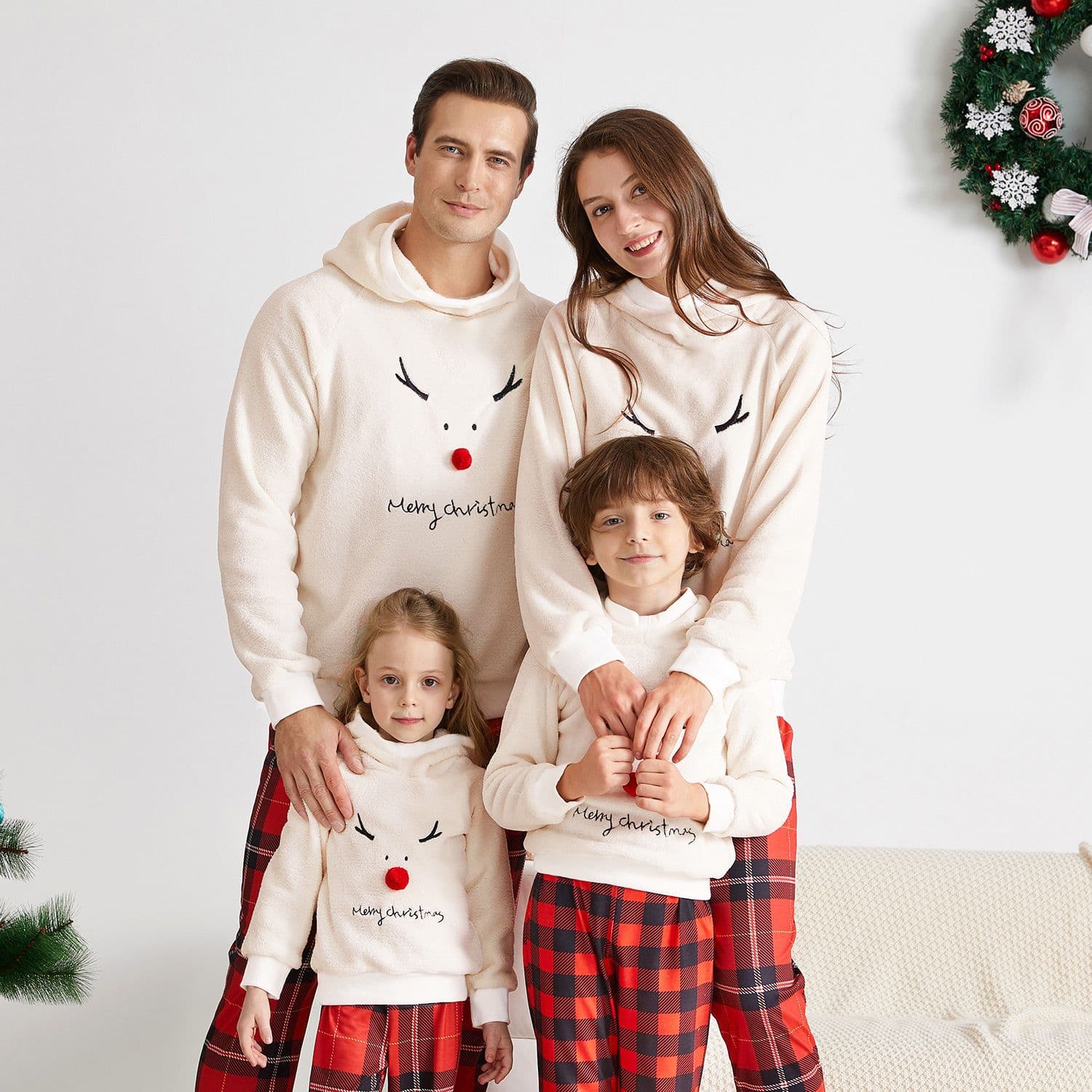 Pijama Familiar con buzo perchado con capucha para frio navidad merry christmas reno — foto 1