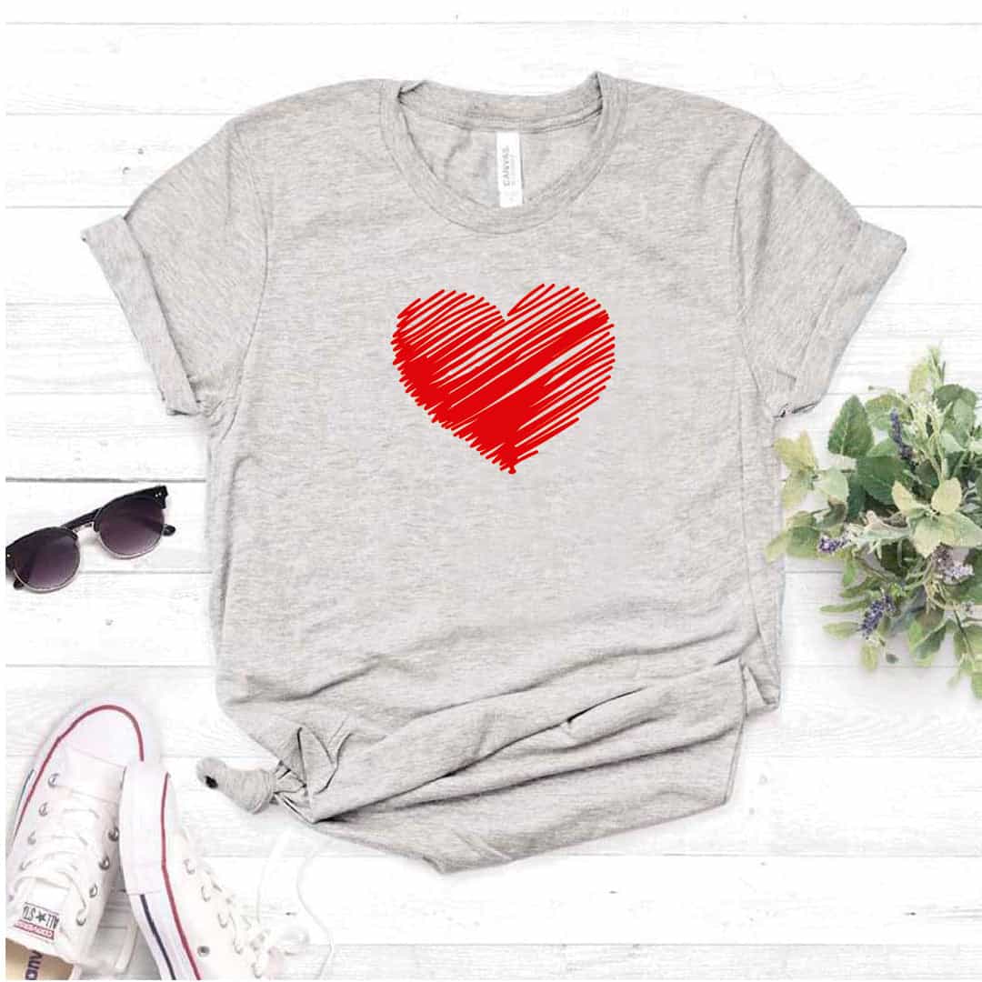 Camisa estampada tipo T- shirt Corazón Garabato