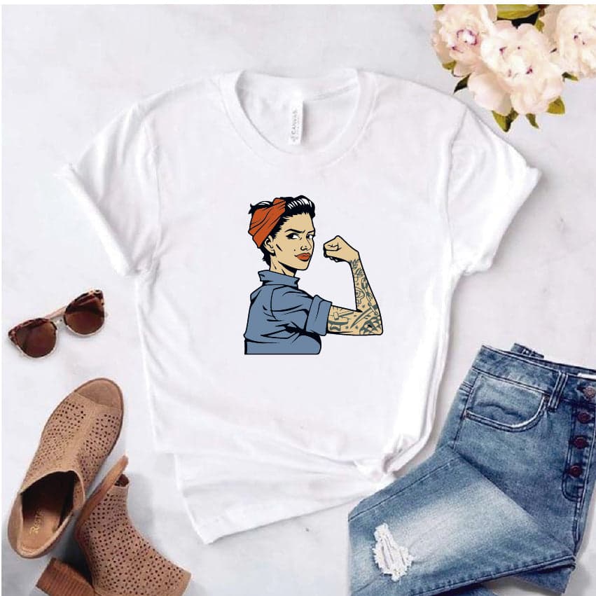 Camisa estampada tipo T-shirt de polialgodon PIN UP MUJER FURTE COLORES — foto 1