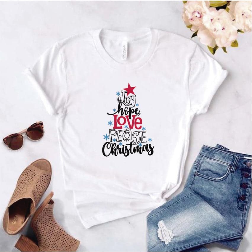 Camisa estampada tipo T-shirt de polialgodon Joy, hope, love, peace, christmas Arbolito — foto 1