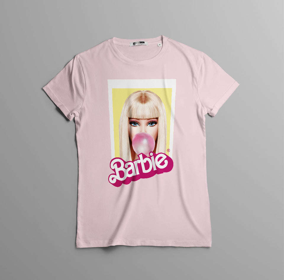 Camisetas Barbie fondo amarillo chicle: Moda Retro en Algodón 100% Estampado