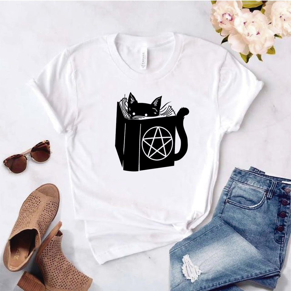 Camisa estampada  tipo T-shirt Gato libro de Hechizos