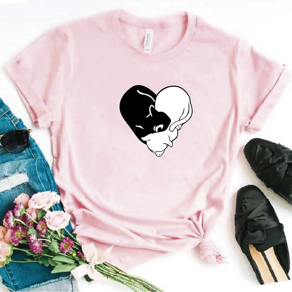 Camisa estampada  tipo T-shirt Gato Corazón (enroscados)