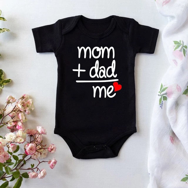 Body para bebe (mameluco) estampado MOM + DAD ME