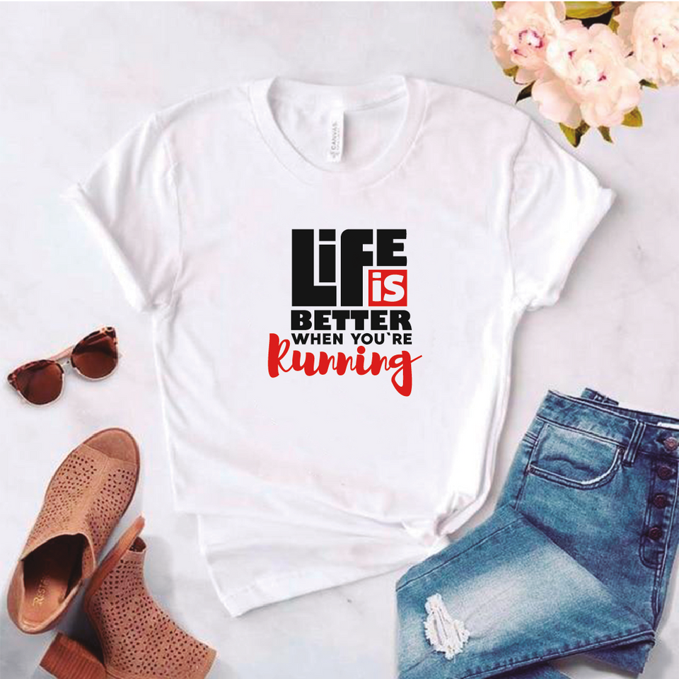 Camiseta estampada tipo T-shirt LIFE IS BETTHER RUNNING (FITNESS)