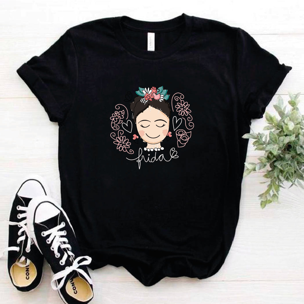 Camiseta estampada tipo T- shirt FRIDA KAHLO CORAZONES Y ROSAS