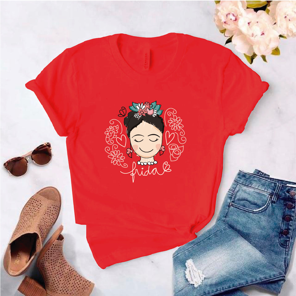 Camiseta estampada tipo T- shirt FRIDA KAHLO CORAZONES Y ROSAS