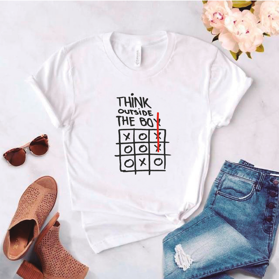 Camiseta estampada tipo T-shirt THINK OUTSIDE THE BOX