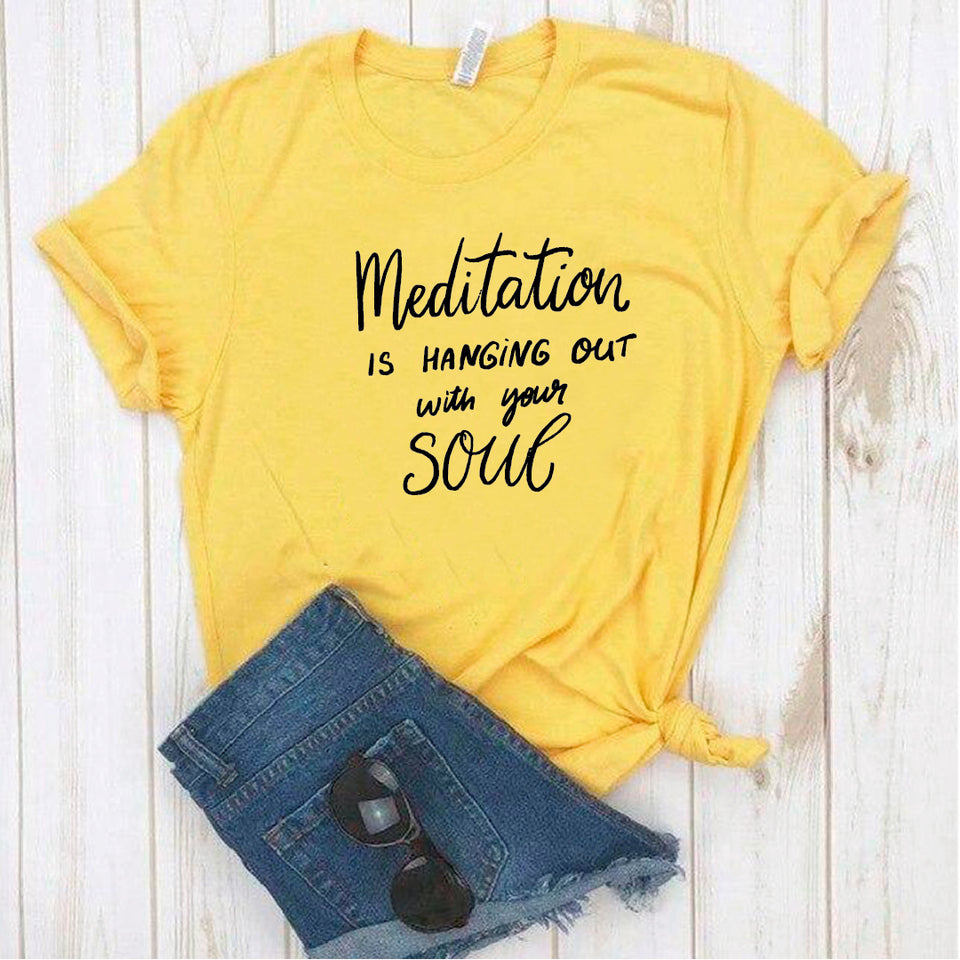 Camisa estampada tipo T- shirt Meditation is...